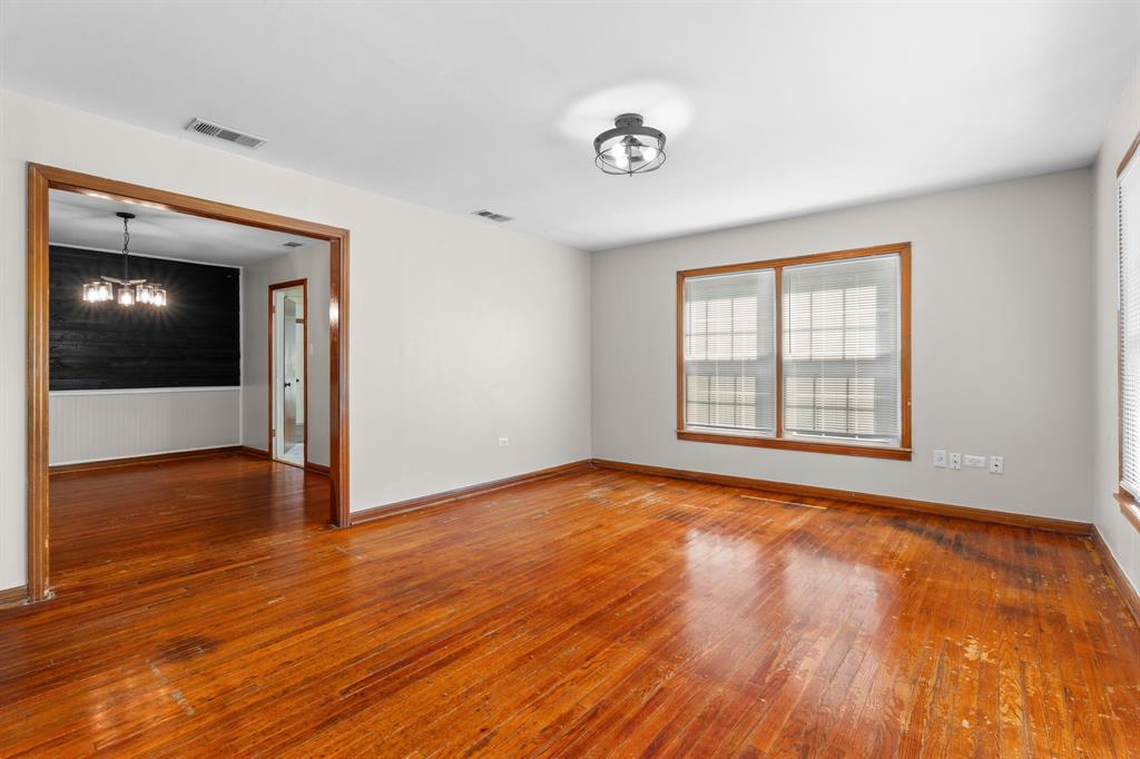 3325 Windsor Avenue Property Photo 6
