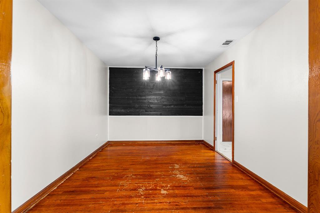 3325 Windsor Avenue Property Photo 9
