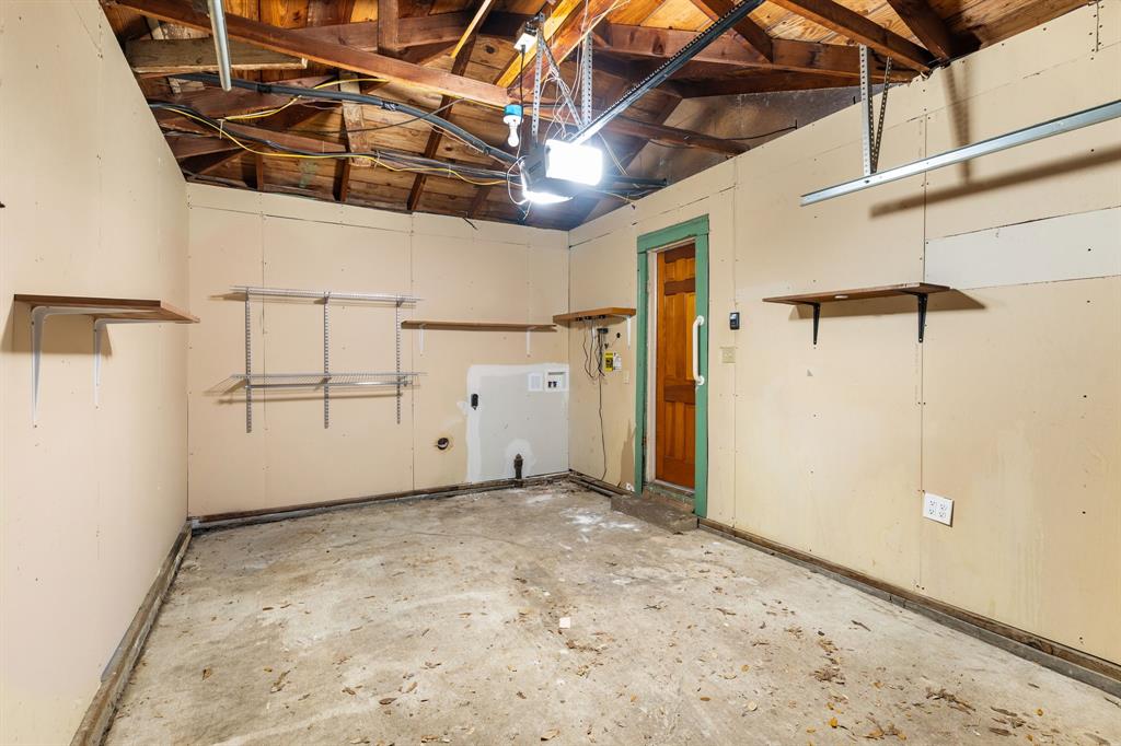 3325 Windsor Avenue Property Photo 22