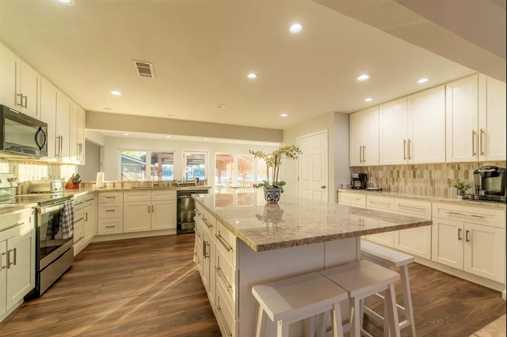 6771 Briar Road Property Photo 3