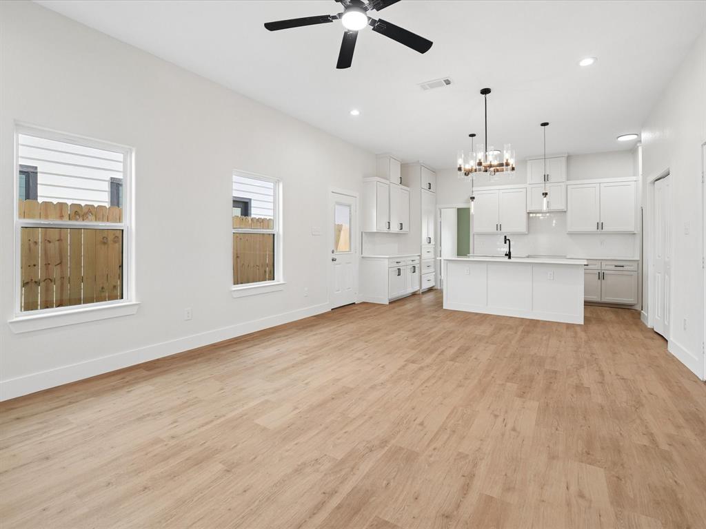 826 Stamps Avenue Property Photo 7