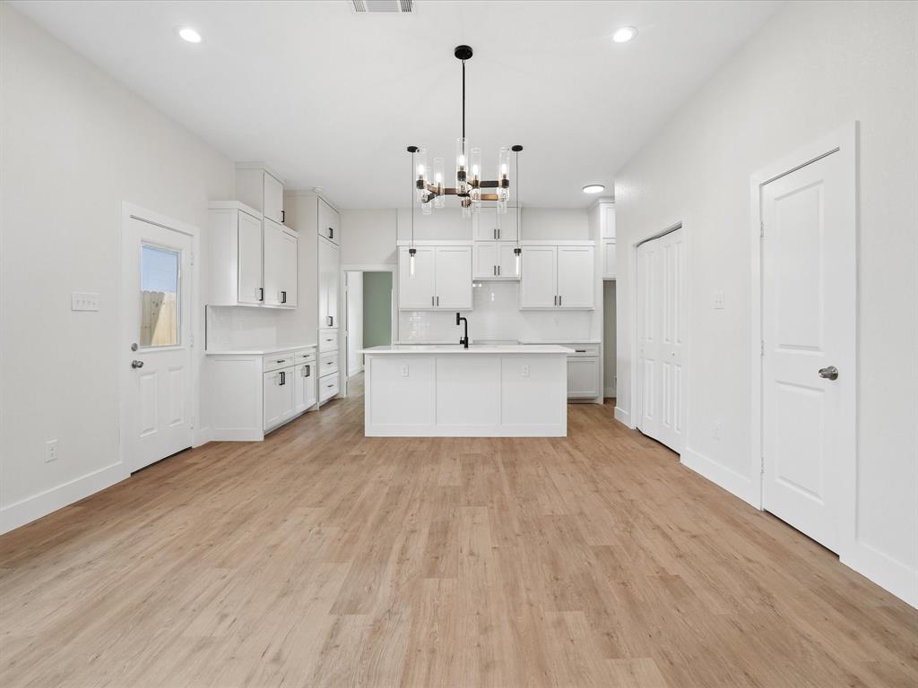 826 Stamps Avenue Property Photo 8