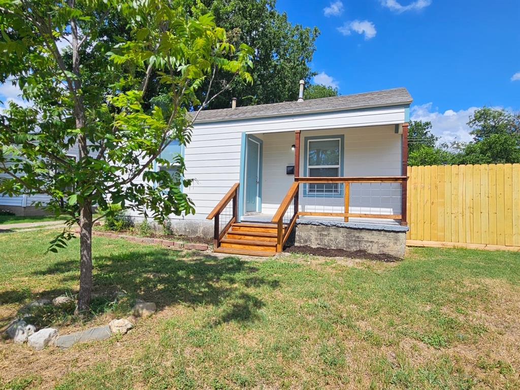 5009 Royal Drive Property Photo 2