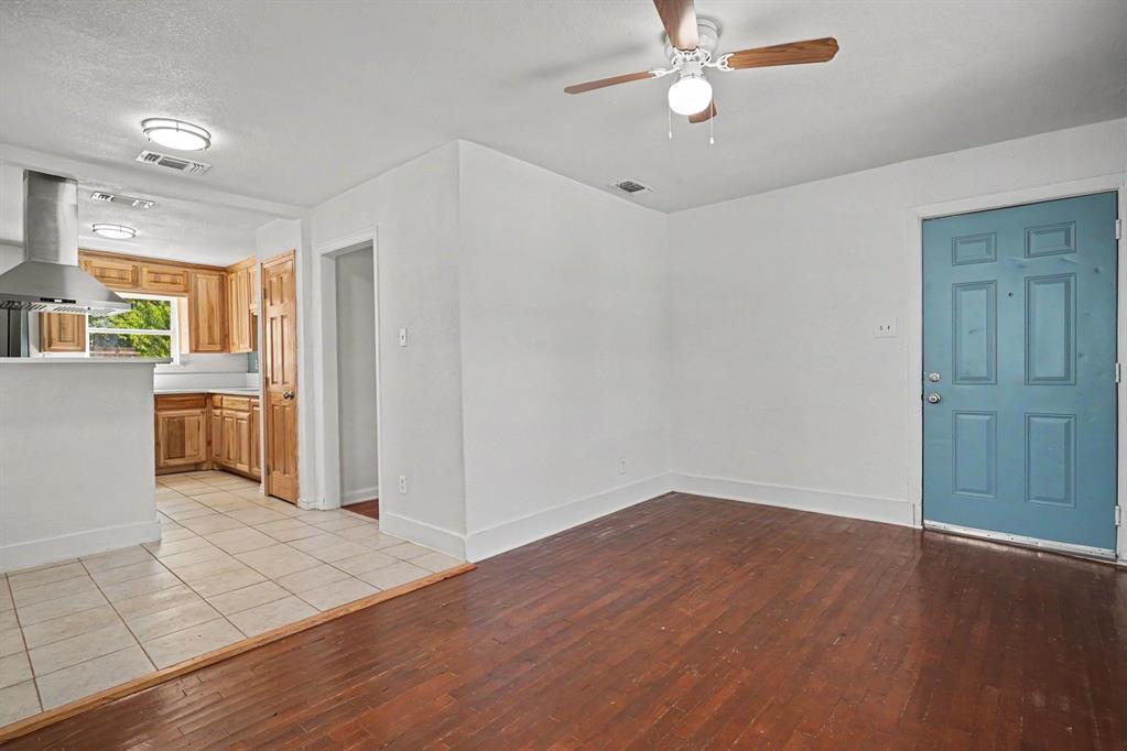 5009 Royal Drive Property Photo 5