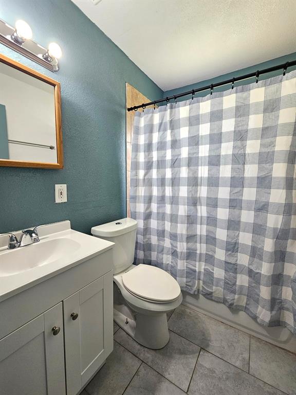 5009 Royal Drive Property Photo 14