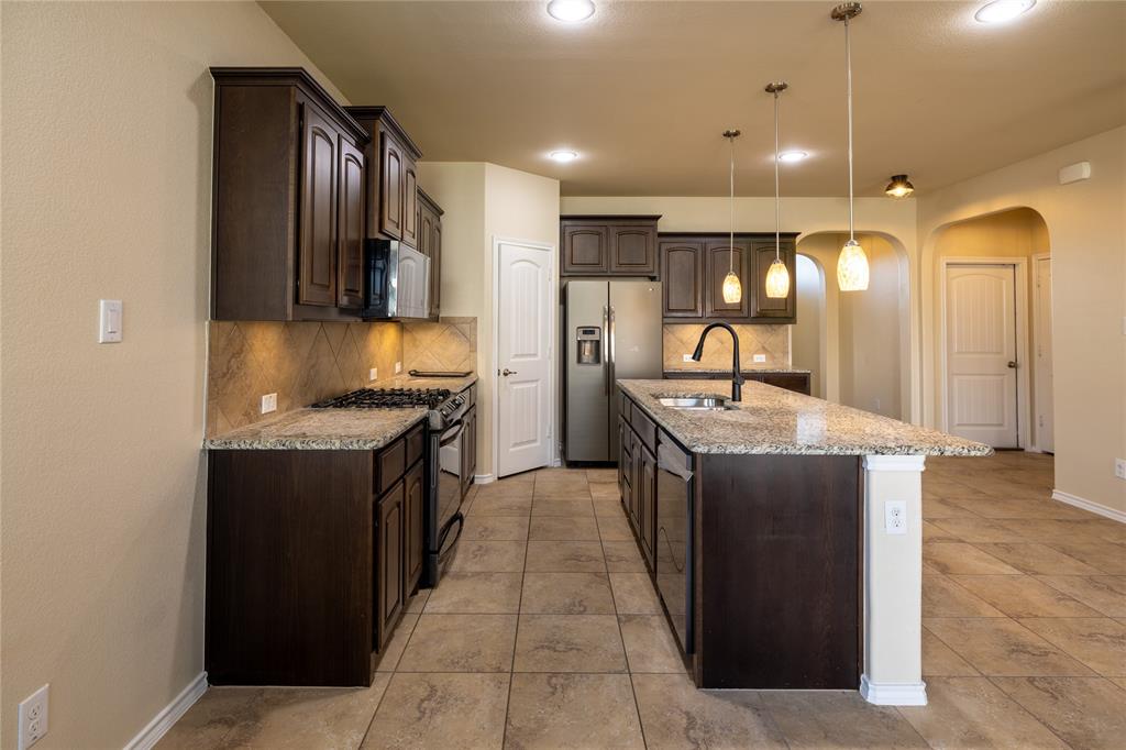 2813 Saddle Creek Drive Property Photo 6
