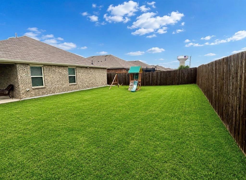 2957 Shoemaker Drive Property Photo 4
