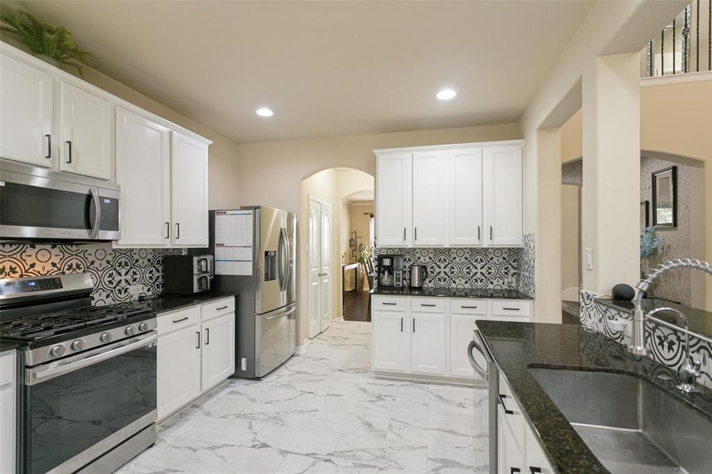 105 Parkside Drive Property Photo 10