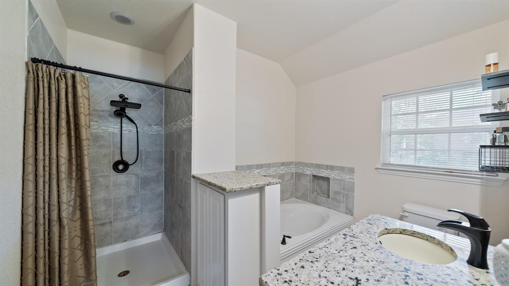 308 E 8th Street Property Photo 22