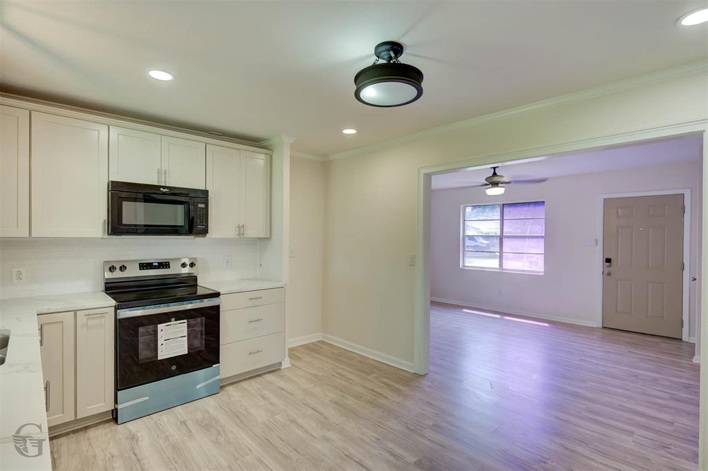 5421 Daffodil Avenue Property Photo 2