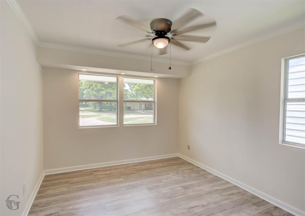 5421 Daffodil Avenue Property Photo 6