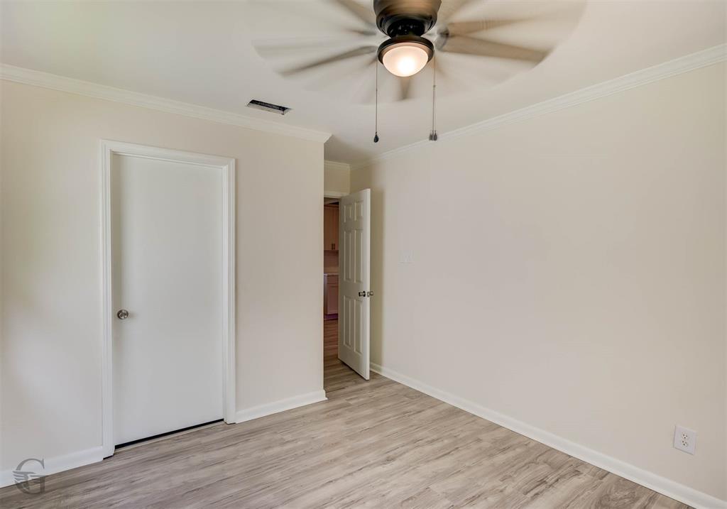 5421 Daffodil Avenue Property Photo 7