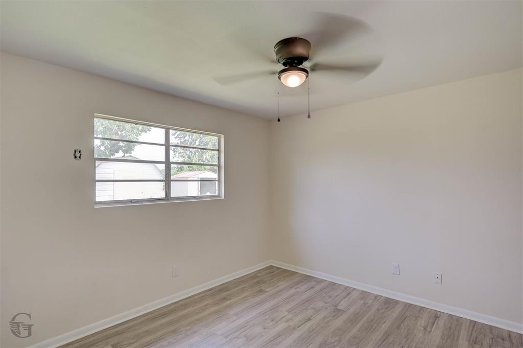5421 Daffodil Avenue Property Photo 12