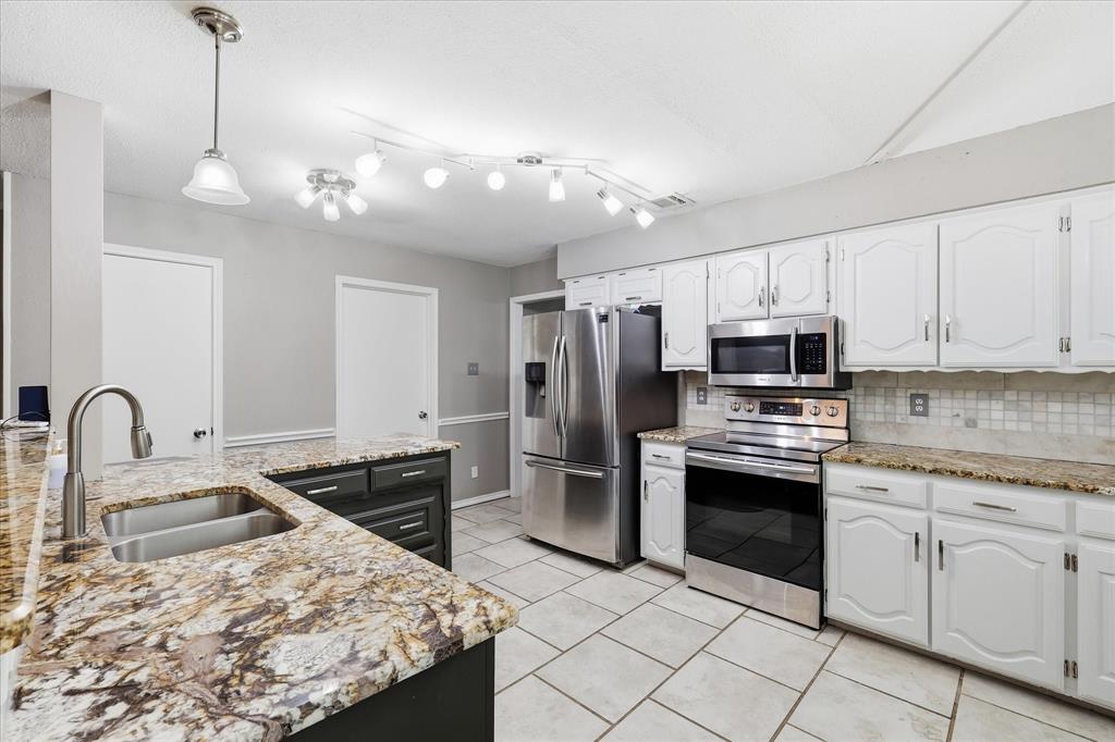 629 Park Lane Property Photo 13