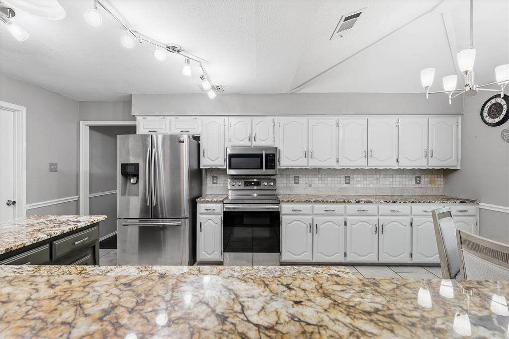 629 Park Lane Property Photo 14