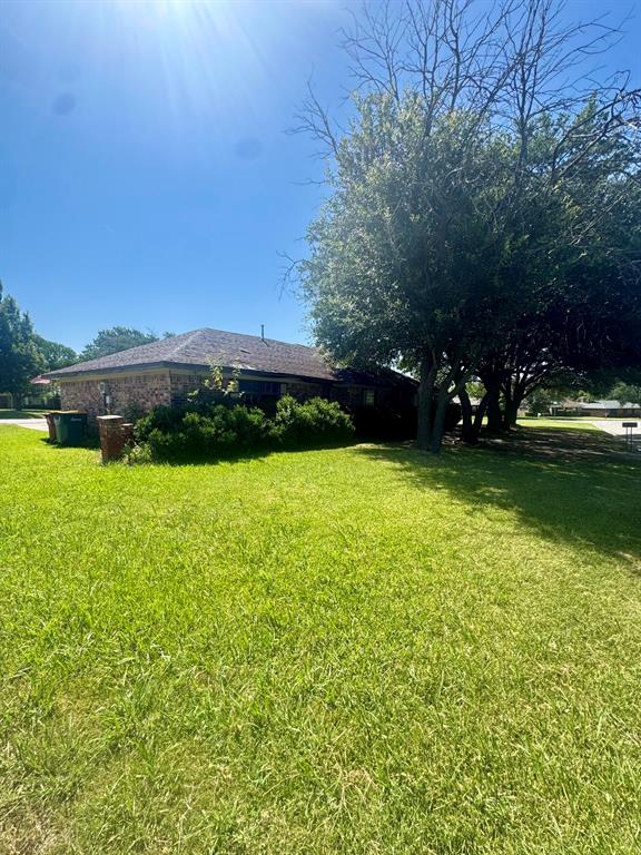 2509 Bennett Avenue Property Photo 3