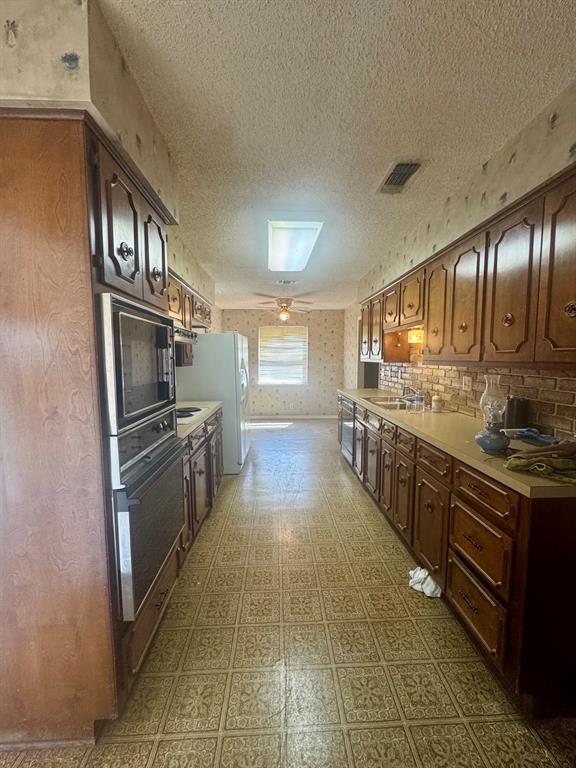 2509 Bennett Avenue Property Photo 7