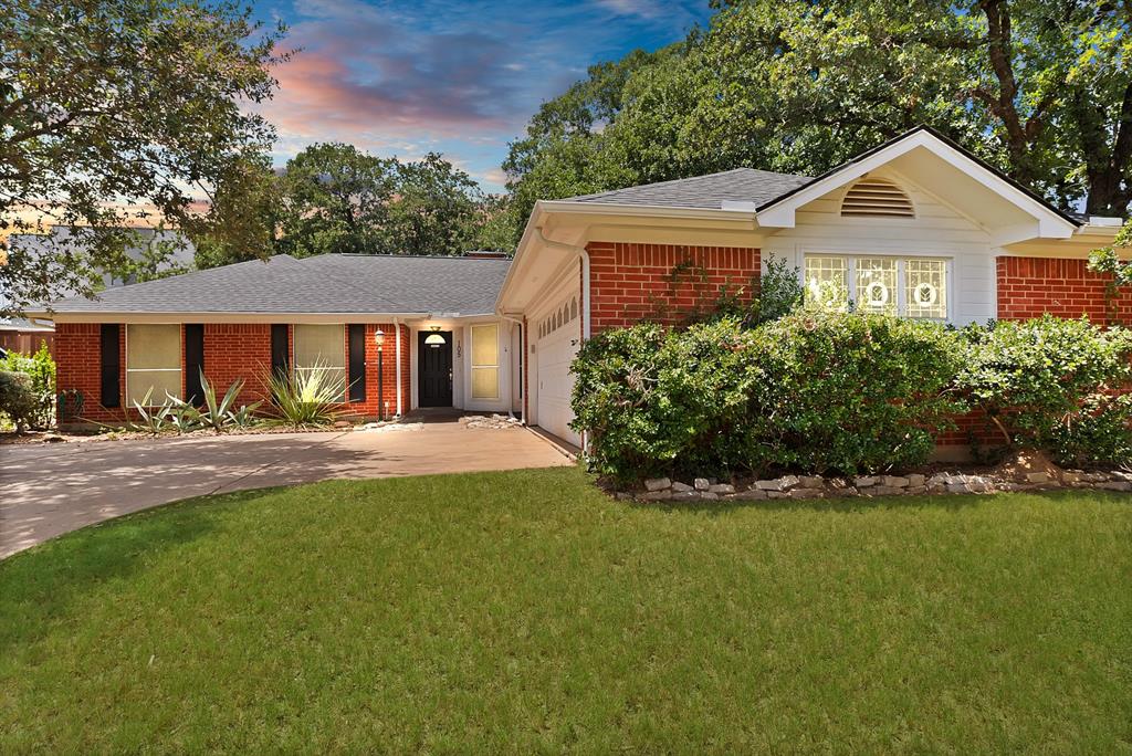 105 Arthur Drive Property Photo 1