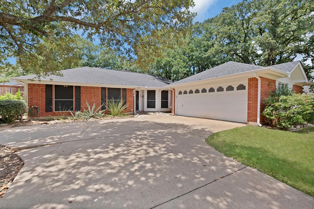 105 Arthur Drive Property Photo 2
