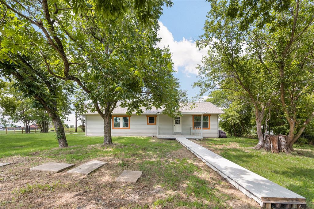8041 County Road 2584 Property Photo 5