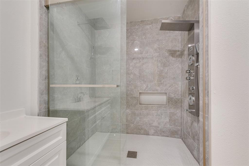 8041 County Road 2584 Property Photo 17