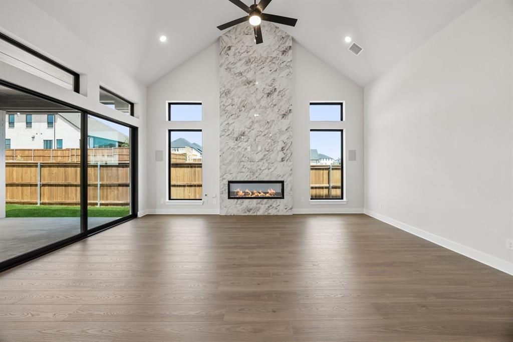 9423 Winter Bloom Street Property Photo 4