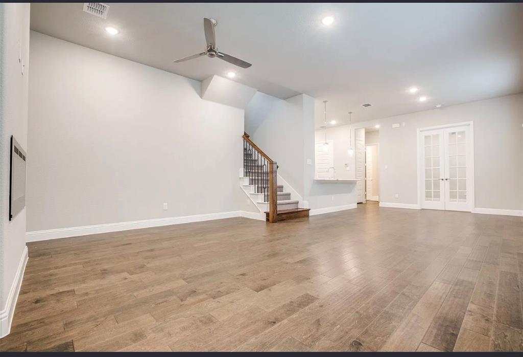 4184 Curtiss Drive Property Photo 2
