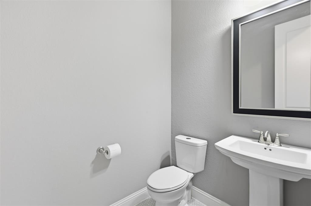 10813 Sycamore Falls Drive Property Photo 8