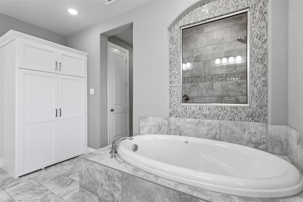 10813 Sycamore Falls Drive Property Photo 23