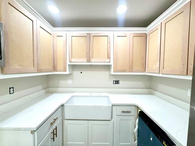 611 Weston Street Property Photo 15