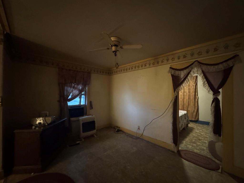 210 Oak Run Property Photo 9