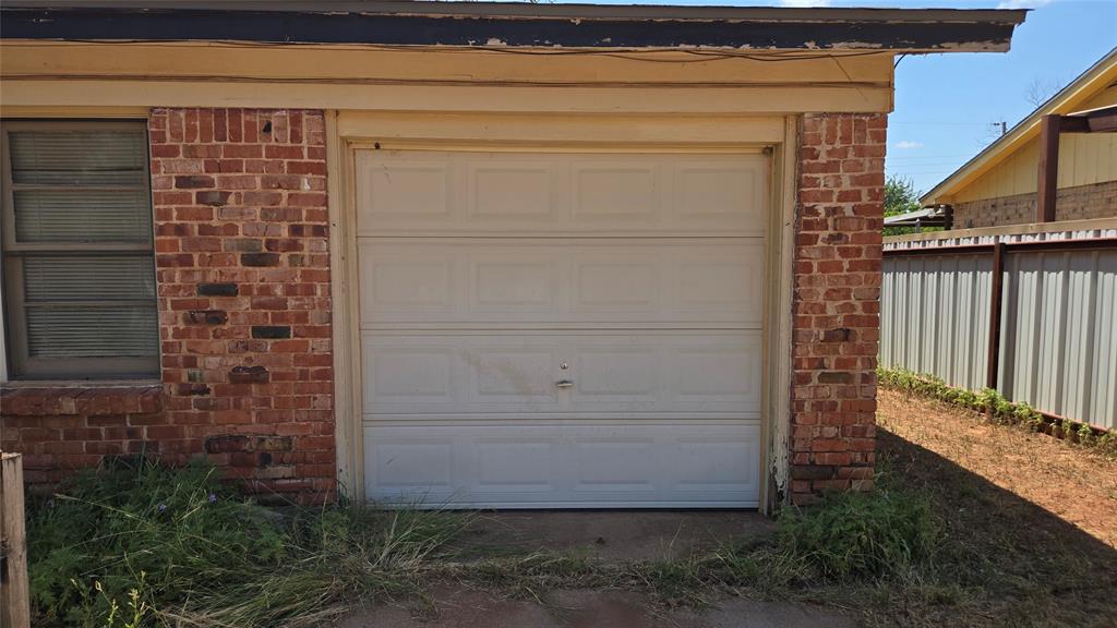 2150 Bridge Avenue Property Photo 3