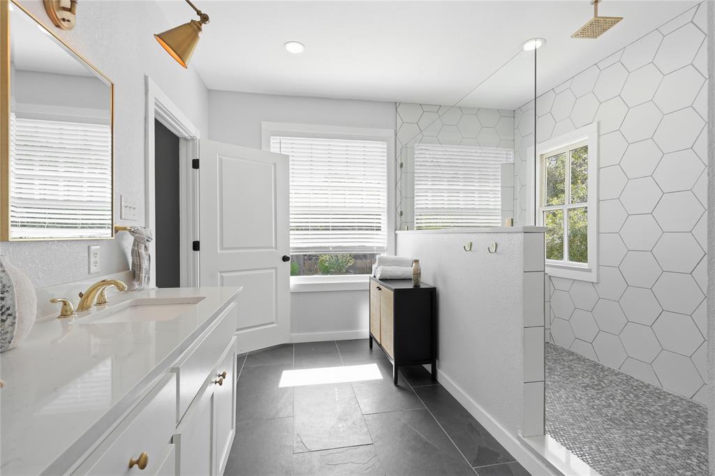 2108 Washington Avenue Property Photo 18