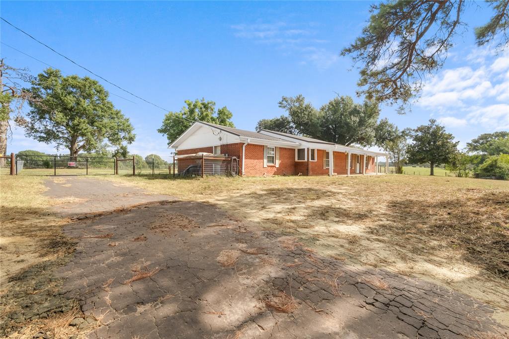 1310 Spur 324 Property Photo 2