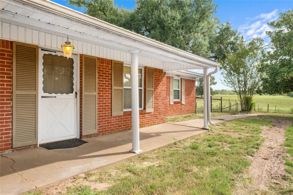 1310 Spur 324 Property Photo 4