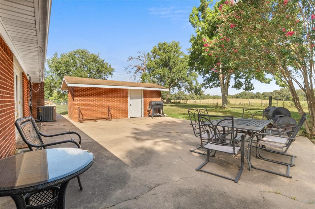 1310 Spur 324 Property Photo 34