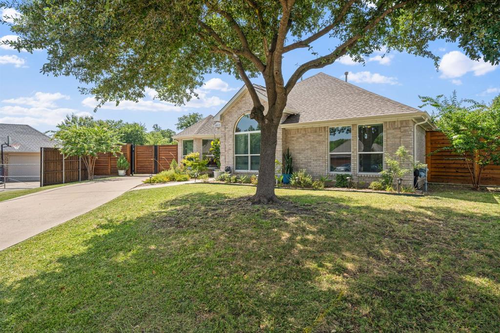 6402 Bluebonnet Drive Property Photo 2