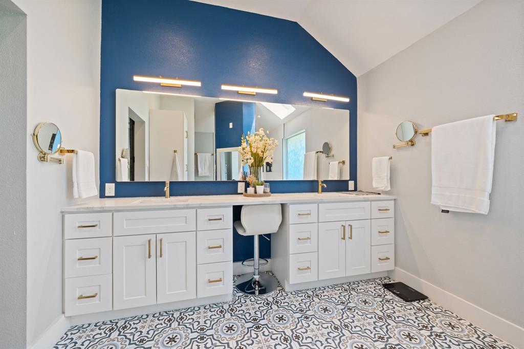6402 Bluebonnet Drive Property Photo 10
