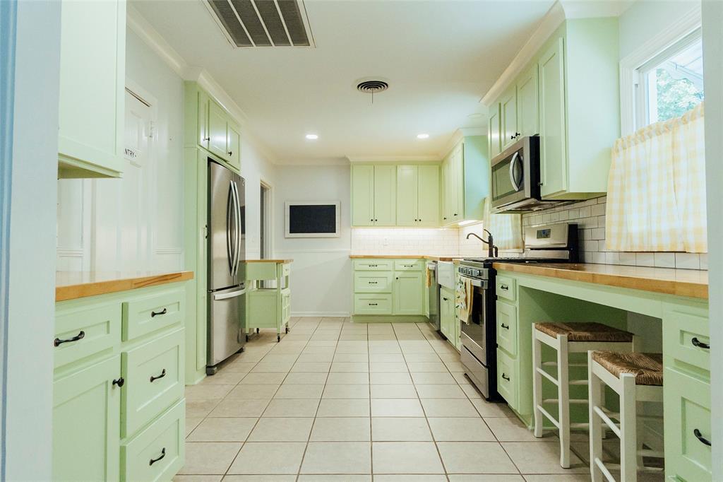 236 Atlantic Avenue Property Photo 8