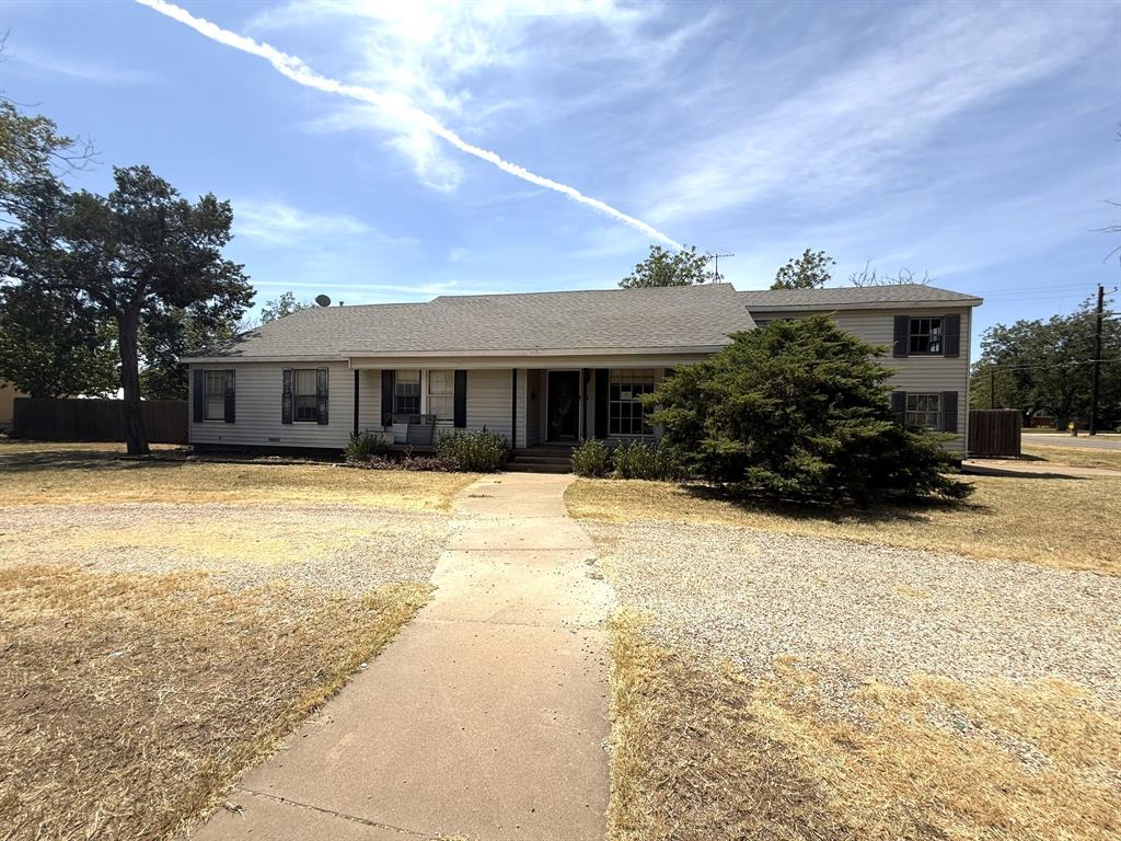 1507 N Avenue F Property Photo 1