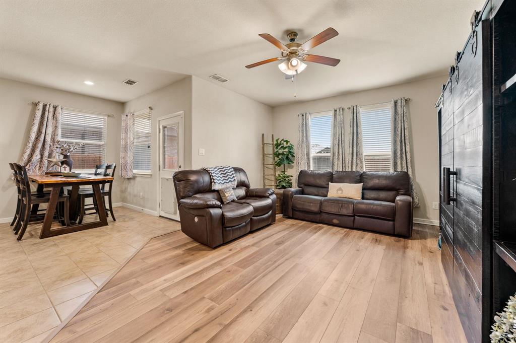 1132 Blooming Prairie Trail Property Photo 6