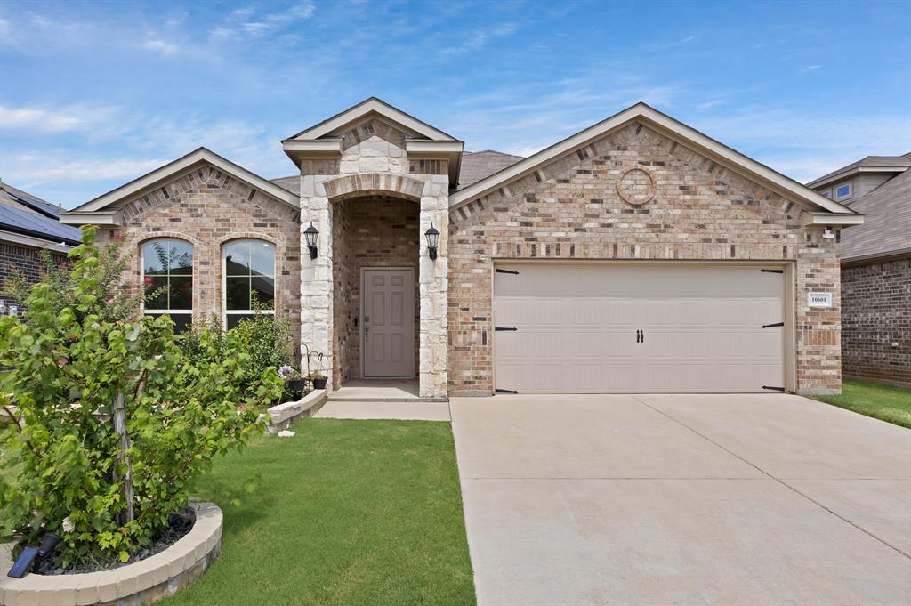 10601 Summer Place Lane Property Photo 1
