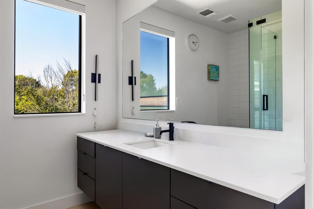 11712 Jamestown Road Property Photo 32