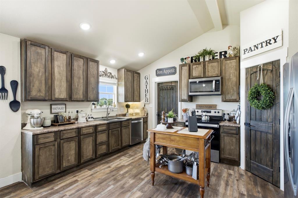 4139 Record Ranch Road Property Photo 10