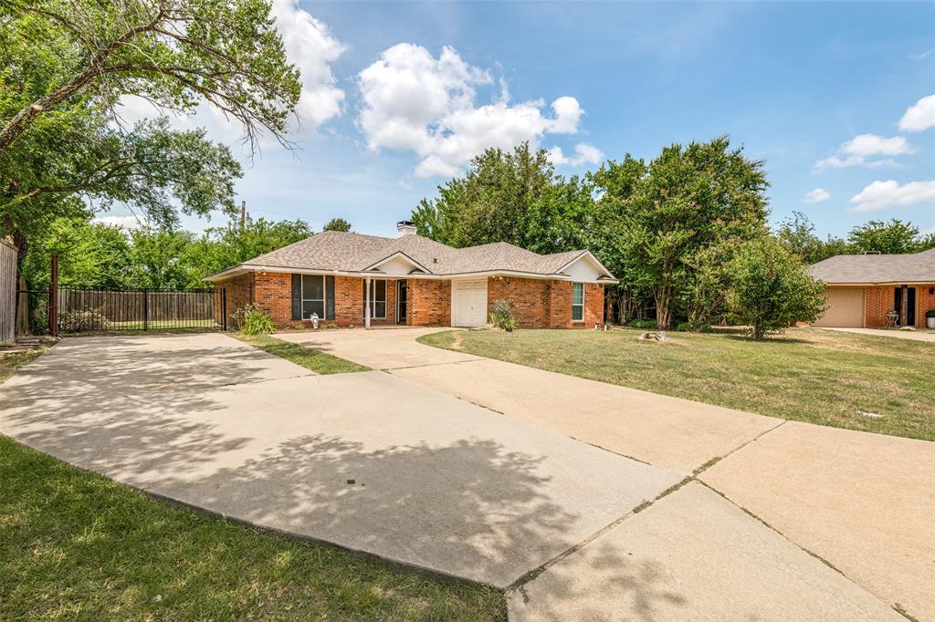 1004 Oak Grove Lane Property Photo 1