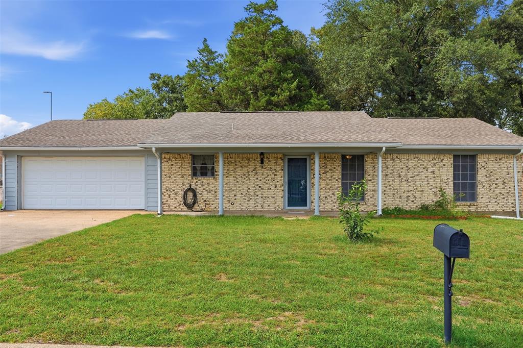 108 Brenda Dr. Property Photo 1