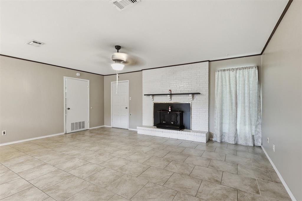108 Brenda Dr. Property Photo 5