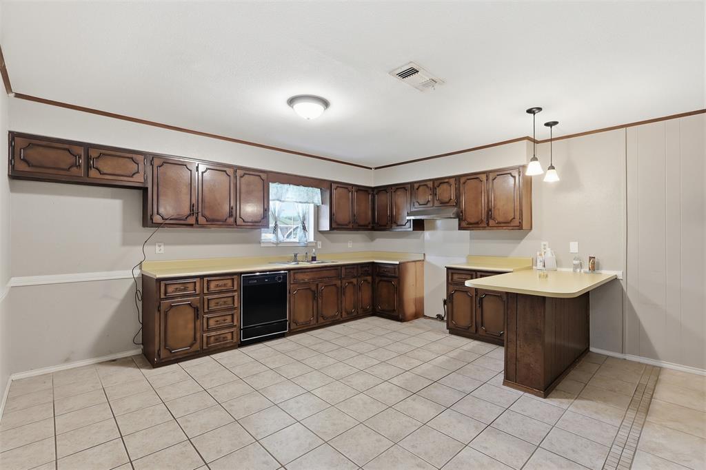 108 Brenda Dr. Property Photo 6