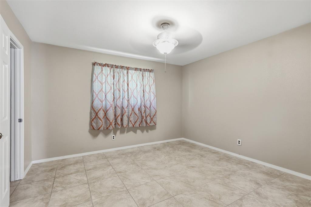108 Brenda Dr. Property Photo 16