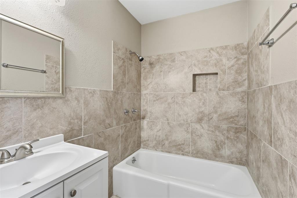 108 Brenda Dr. Property Photo 17